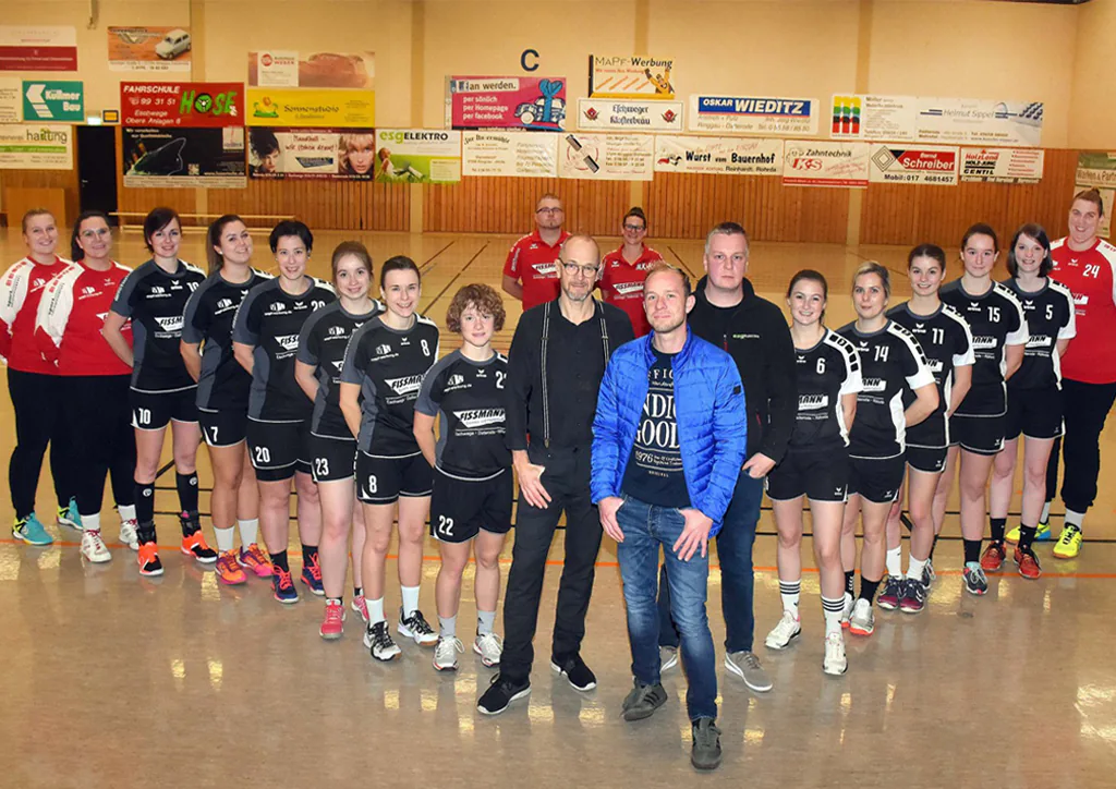 Damenhandballmannschaft der HSG Datterode Röhrda Sontra in von der ESG Elektro GmbH unterstützten Trikots